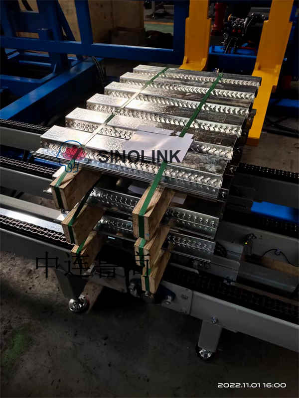 자동 클립형 컬러 스틸 타일(프로파일 플레이트) 건축 자재 나무 블록 결속 시스템