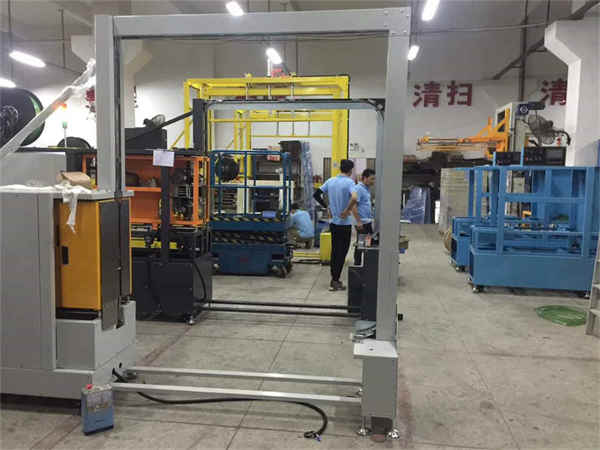 완전 자동 수직 팔레트 스트래퍼