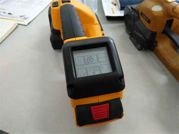 반자동 핸들형 결속기