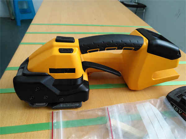 반자동 핸들형 결속기