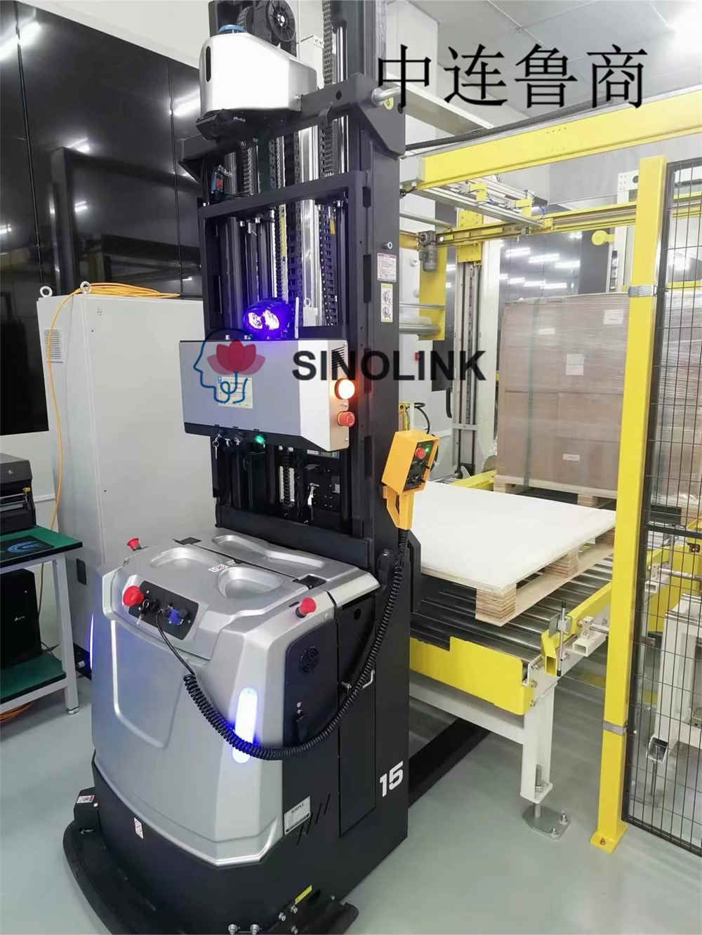 자재 취급 분야의 자율 모바일 로봇(AMR)