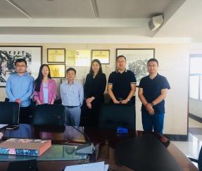 정부 프로젝트 계약에 서명한 라오스 고객