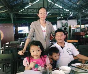 자동 로터리 암 스트레치 래퍼의 새로운 프로젝트를 위해 라오스 고객 방문