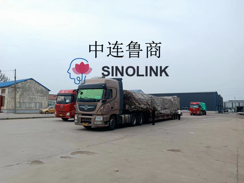 고객을 위해 트레일러 3개 상품 배송 Delivery three trailers' goods for clients